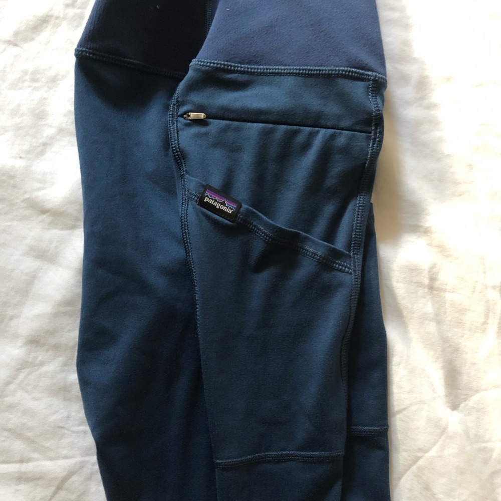 Never worn Patagonia 3/4 length pants